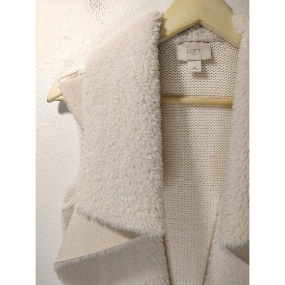 LOFT Ivory Cream White Suede Sherpa Open Front Knit Vest Size XS - Picture 2 of 7